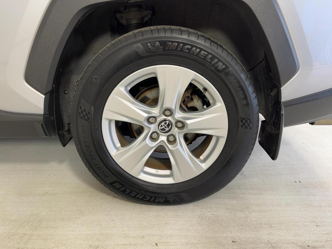 Photo '11' of Toyota Rav4