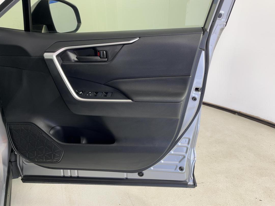 Photo '15' of Toyota Rav4