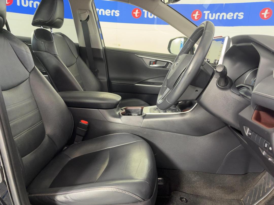 Photo '16' of Toyota Rav4