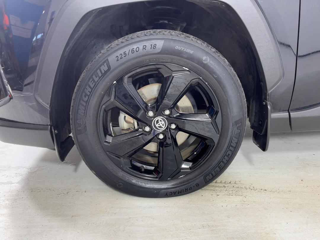 Photo '10' of Toyota Rav4