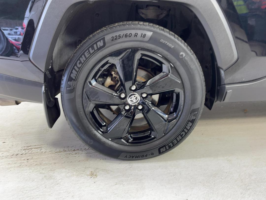 Photo '12' of Toyota Rav4