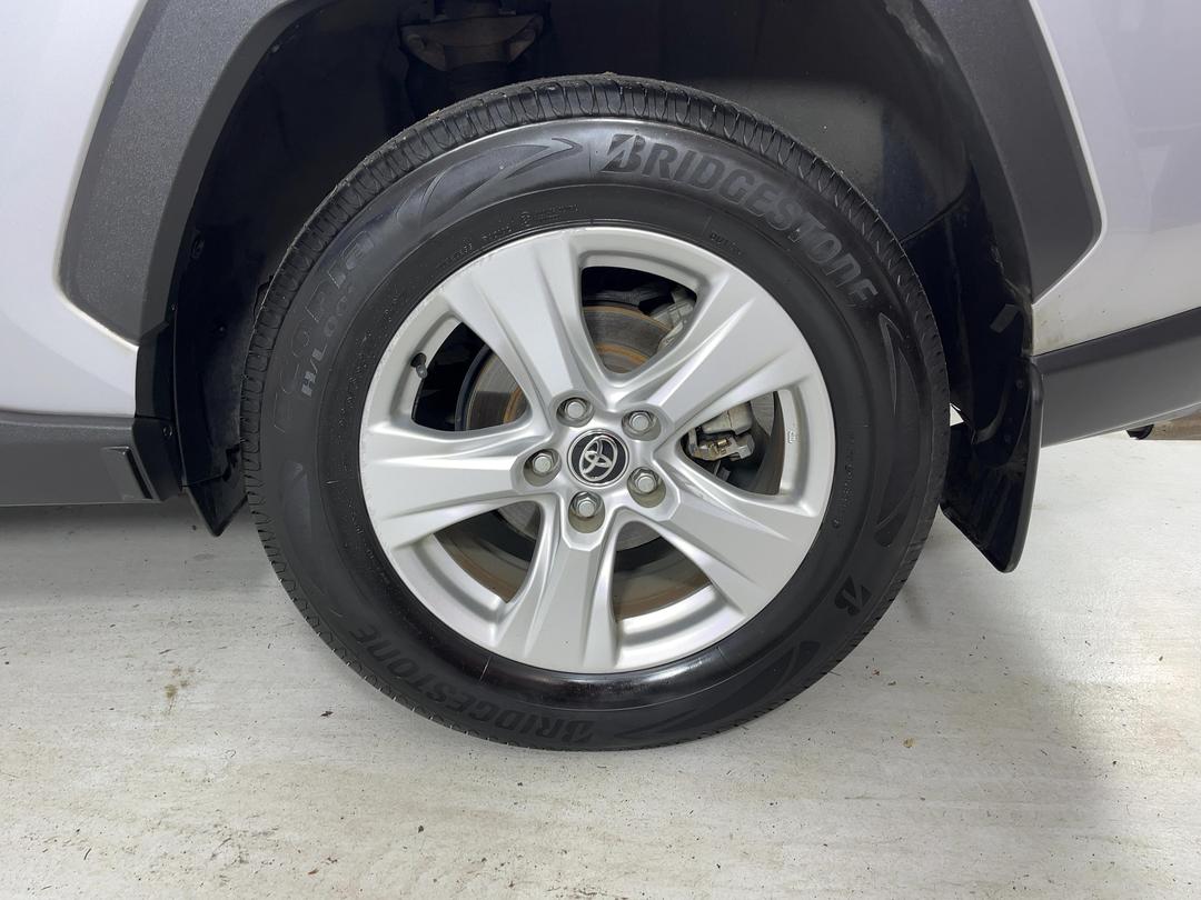 Photo '11' of Toyota Rav4