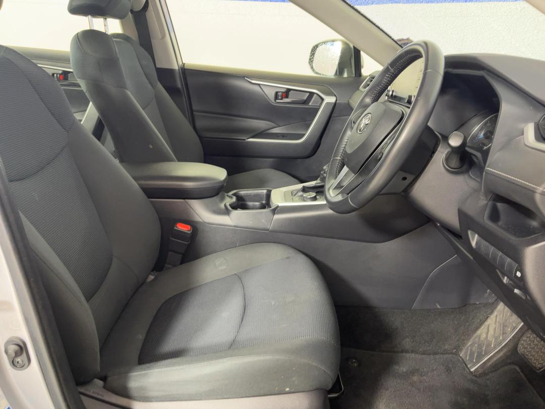 Photo '16' of Toyota Rav4