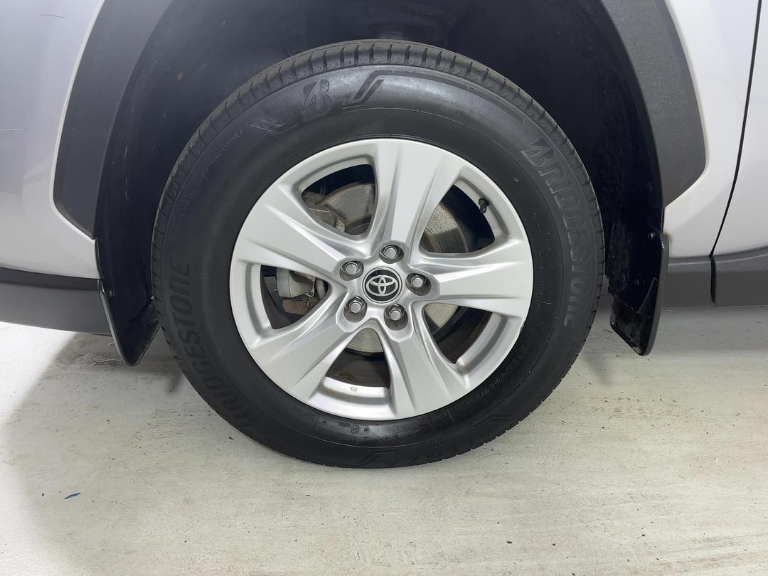 Photo '10' of Toyota Rav4