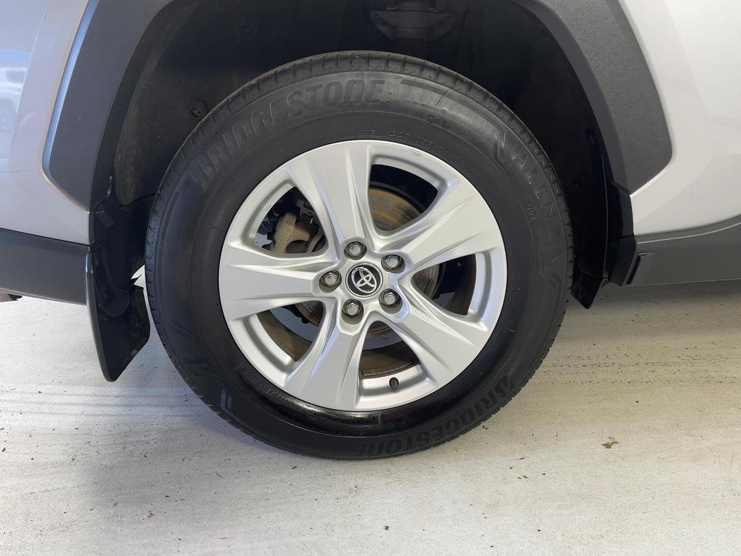 Photo '12' of Toyota Rav4