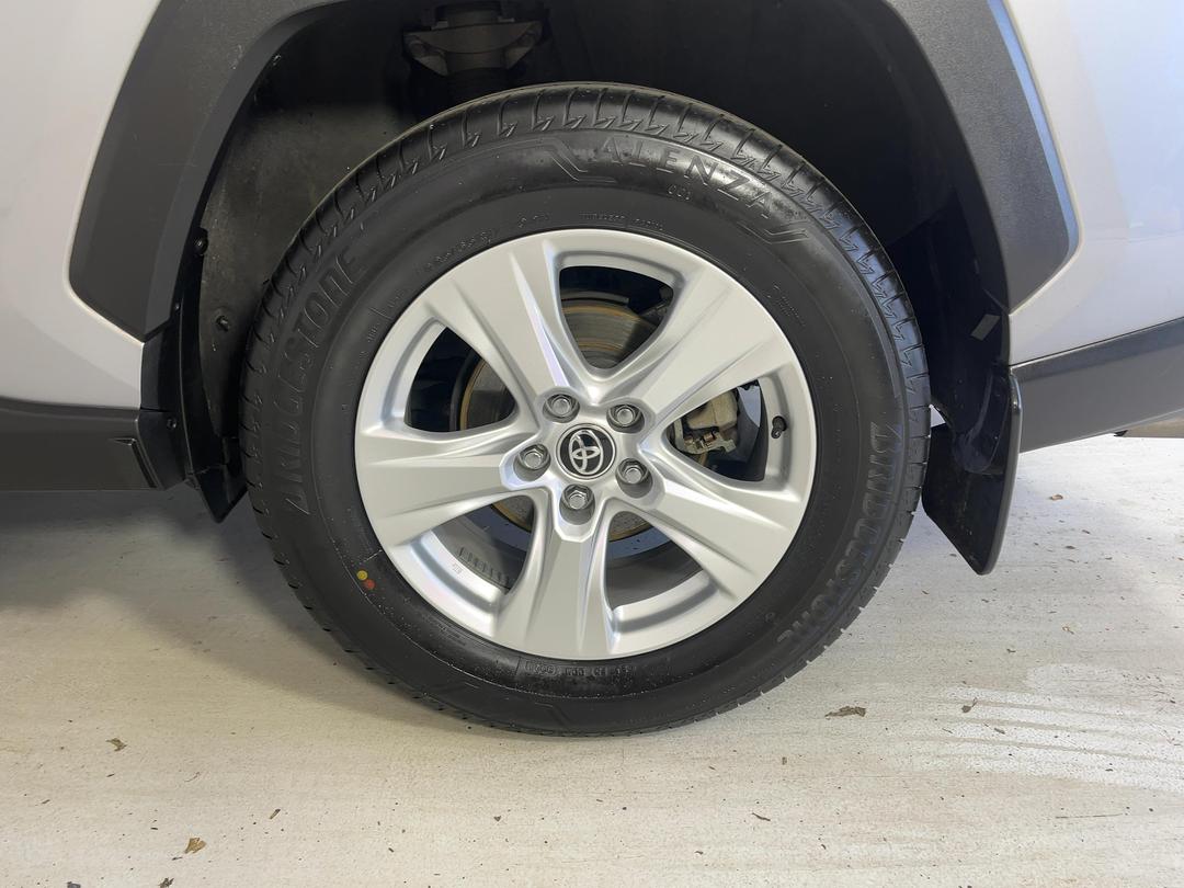 Photo '11' of Toyota Rav4