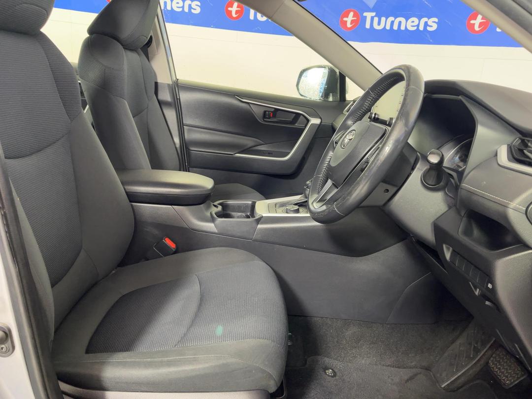 Photo '16' of Toyota Rav4