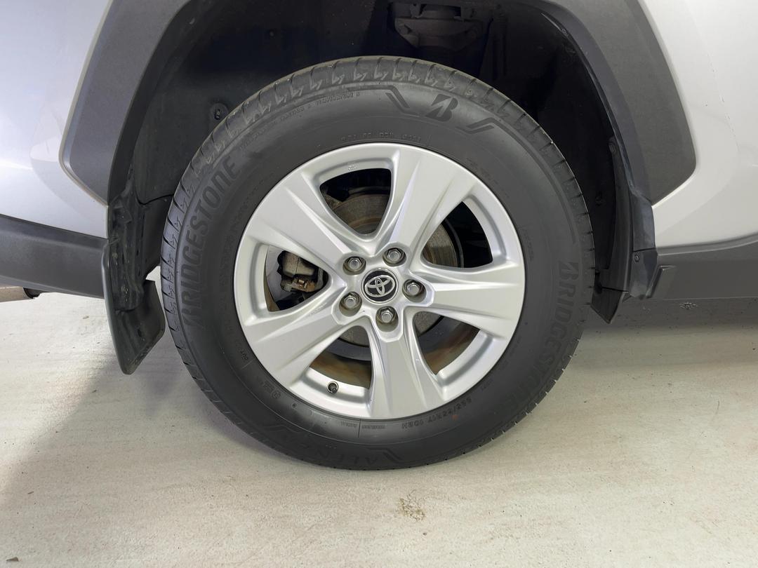 Photo '12' of Toyota Rav4