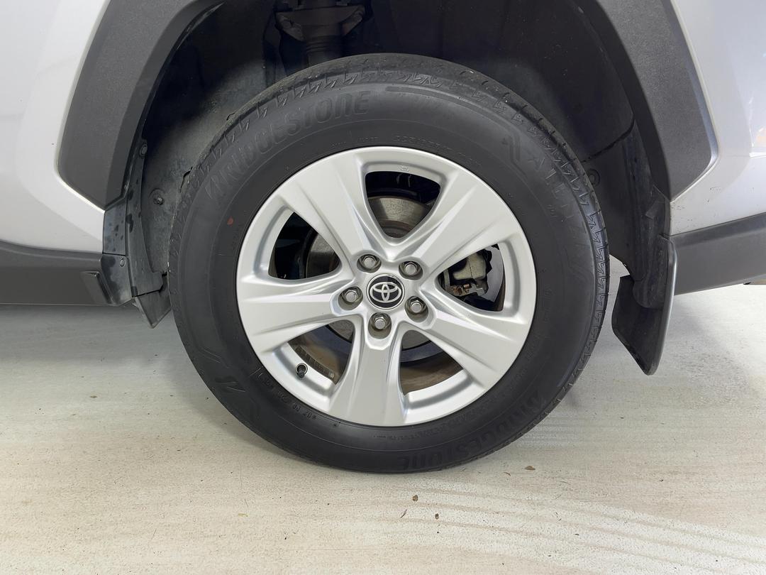 Photo '11' of Toyota Rav4