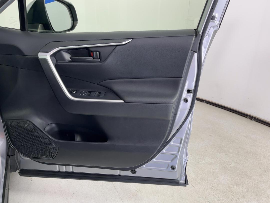 Photo '15' of Toyota Rav4