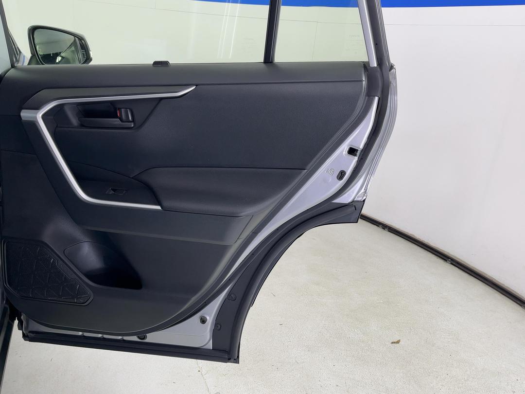 Photo '19' of Toyota Rav4