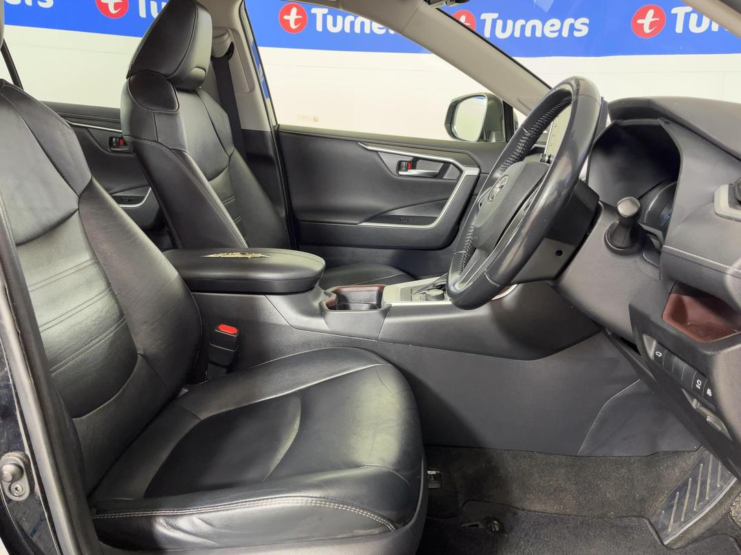 Photo '16' of Toyota Rav4