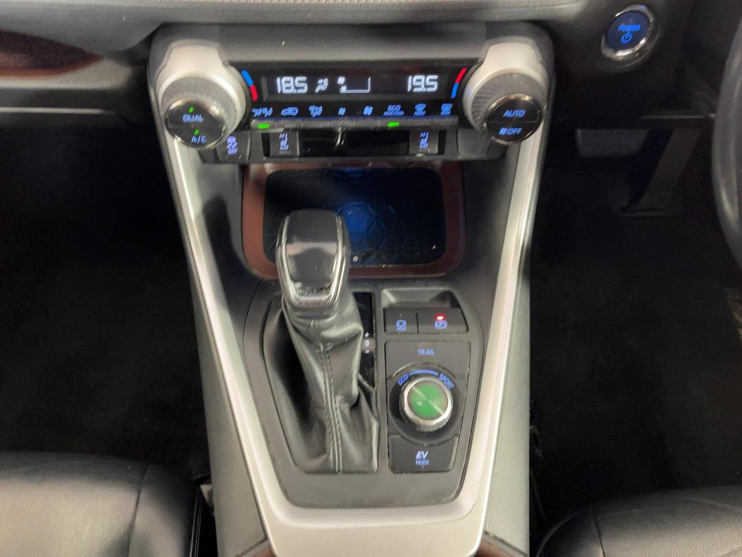 Photo '18' of Toyota Rav4