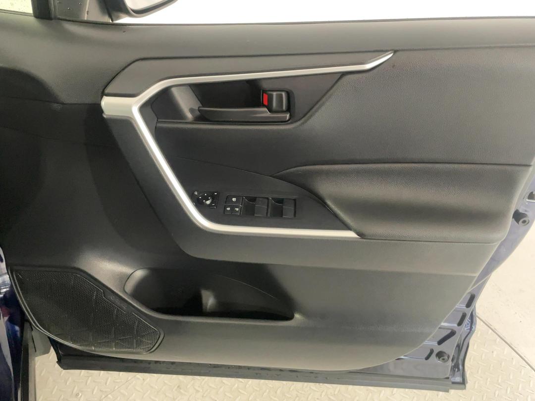 Photo '15' of Toyota Rav4
