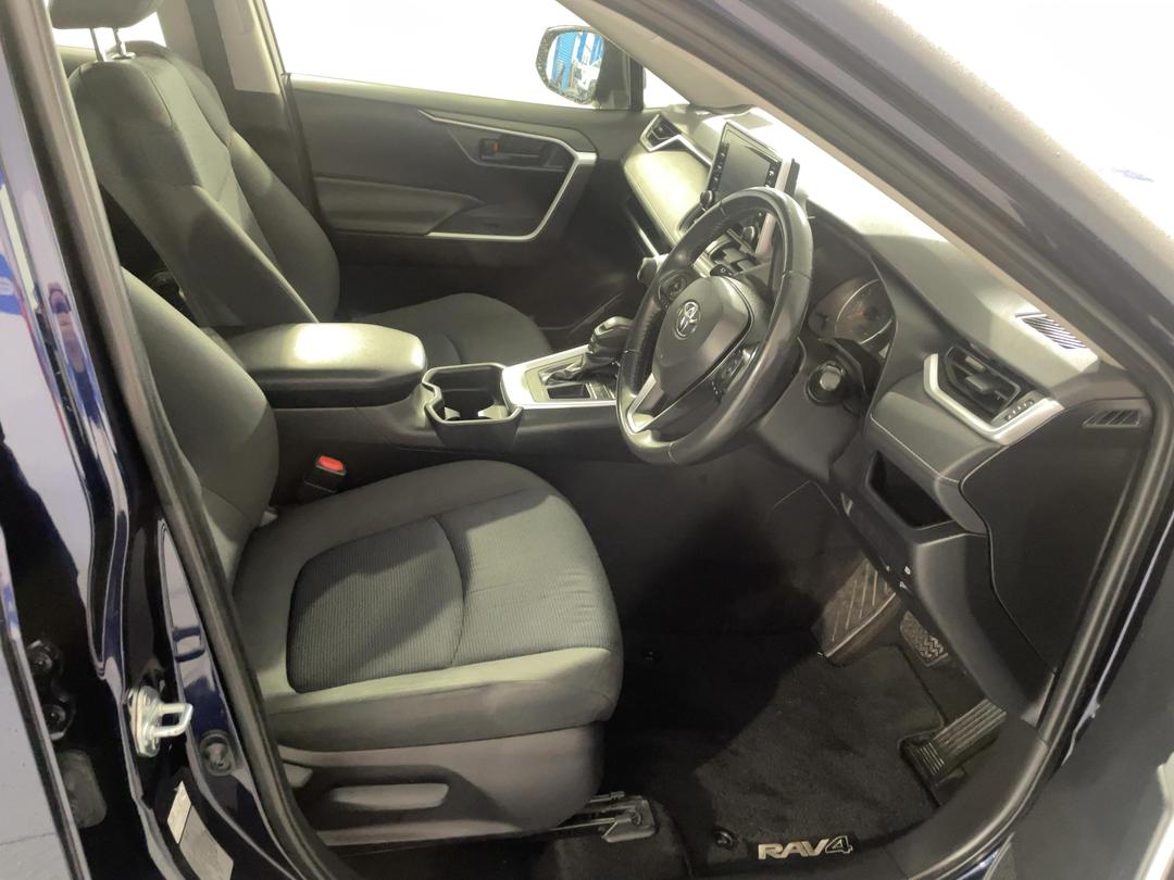 Photo '16' of Toyota Rav4