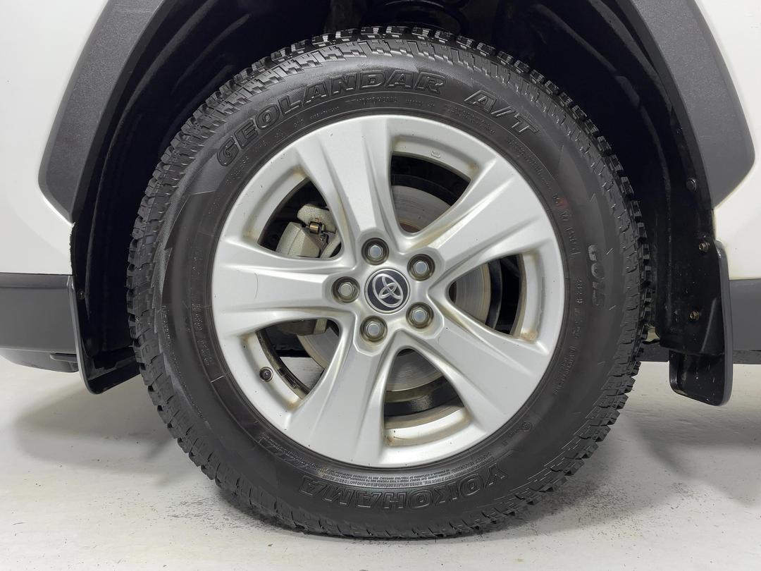 Photo '10' of Toyota Rav4