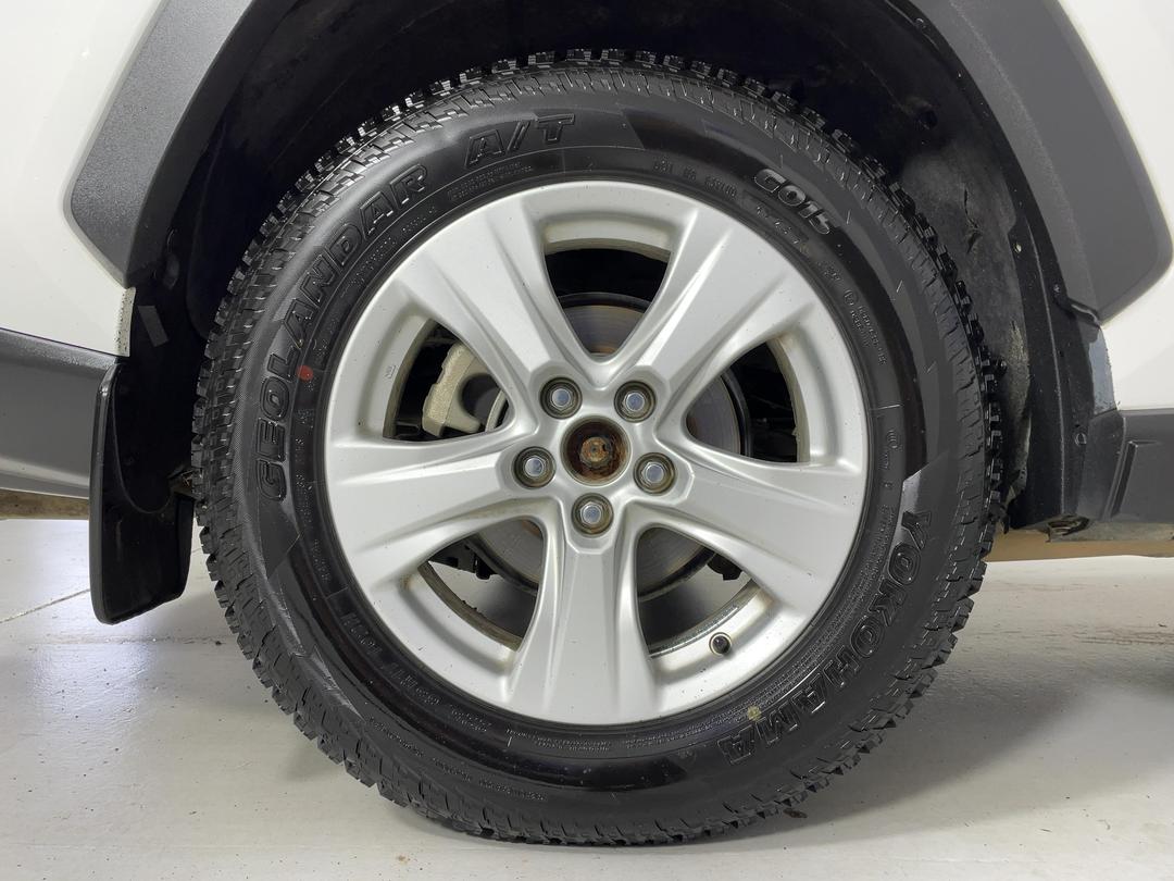 Photo '12' of Toyota Rav4