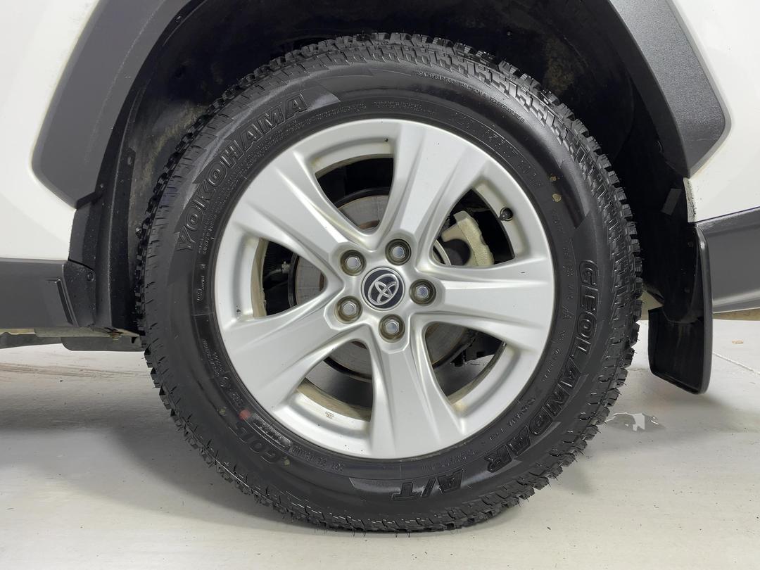 Photo '11' of Toyota Rav4