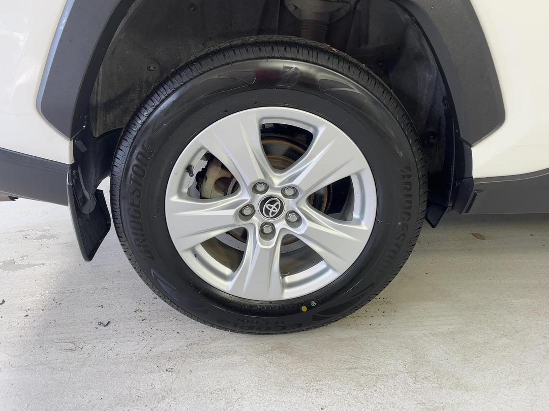 Photo '12' of Toyota Rav4