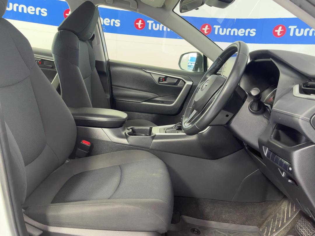 Photo '16' of Toyota Rav4