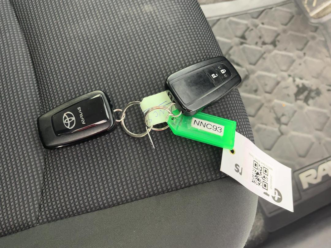Photo '22' of Toyota Rav4