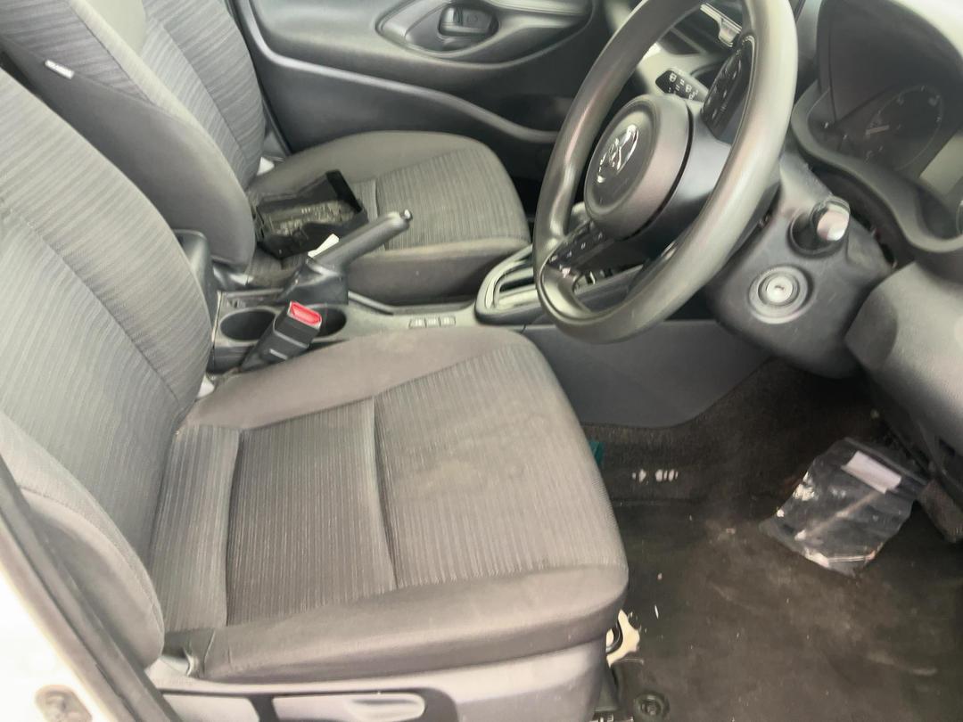 Photo '5' of Toyota Yaris GX