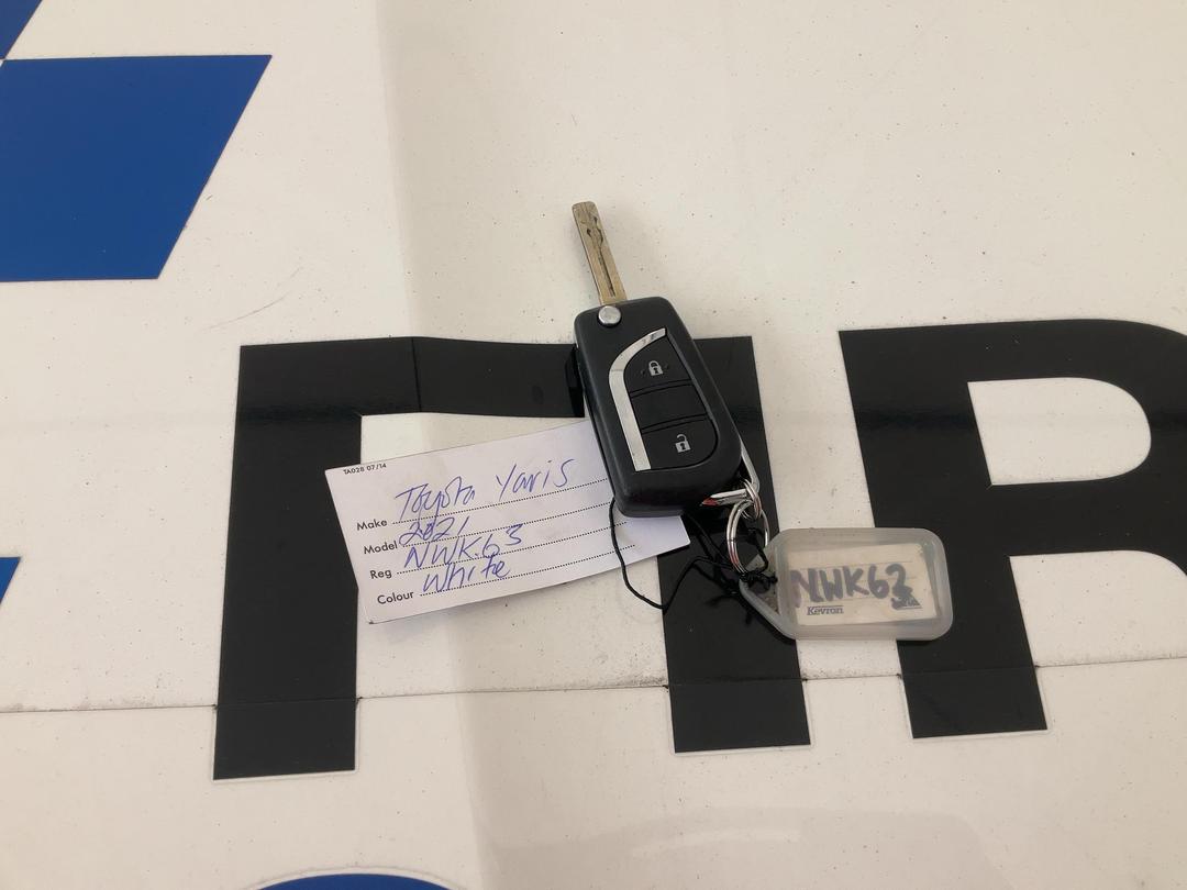 Photo '10' of Toyota Yaris GX