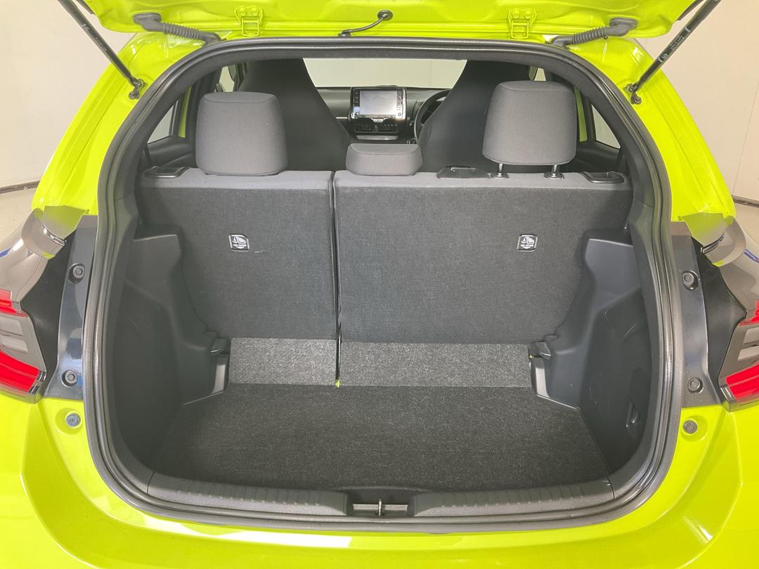 Photo '14' of Toyota Yaris