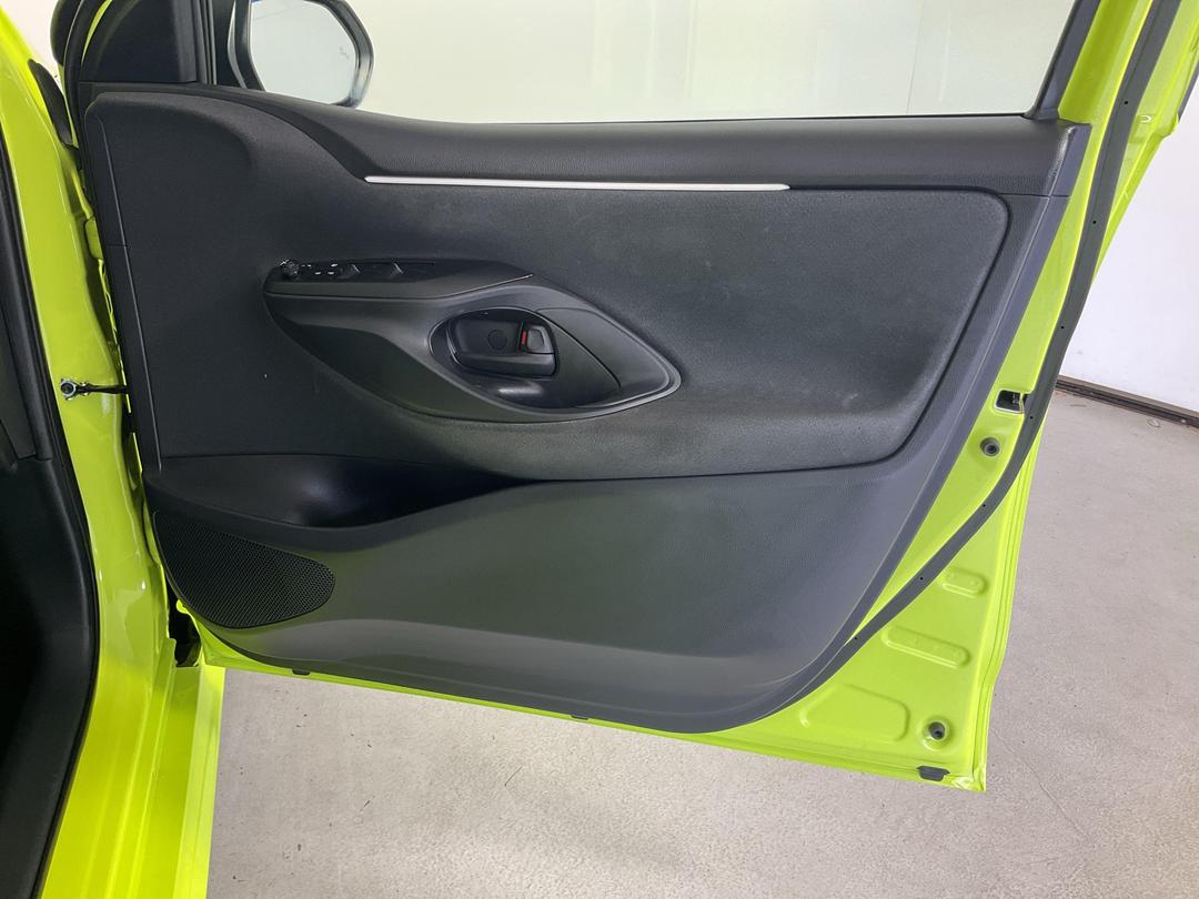 Photo '15' of Toyota Yaris