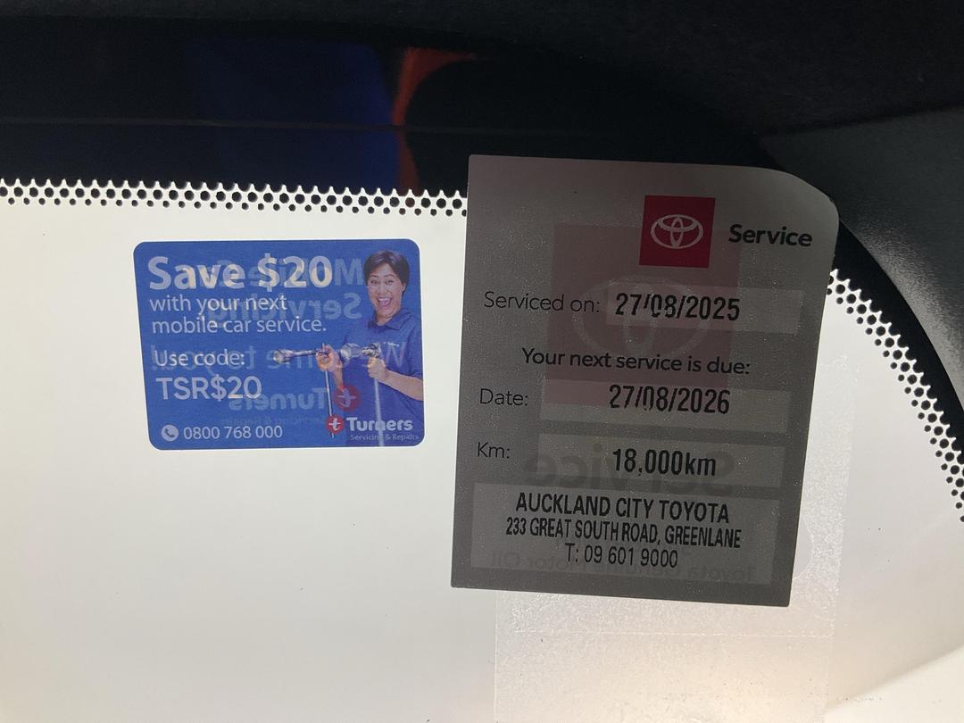 Photo '24' of Toyota Yaris