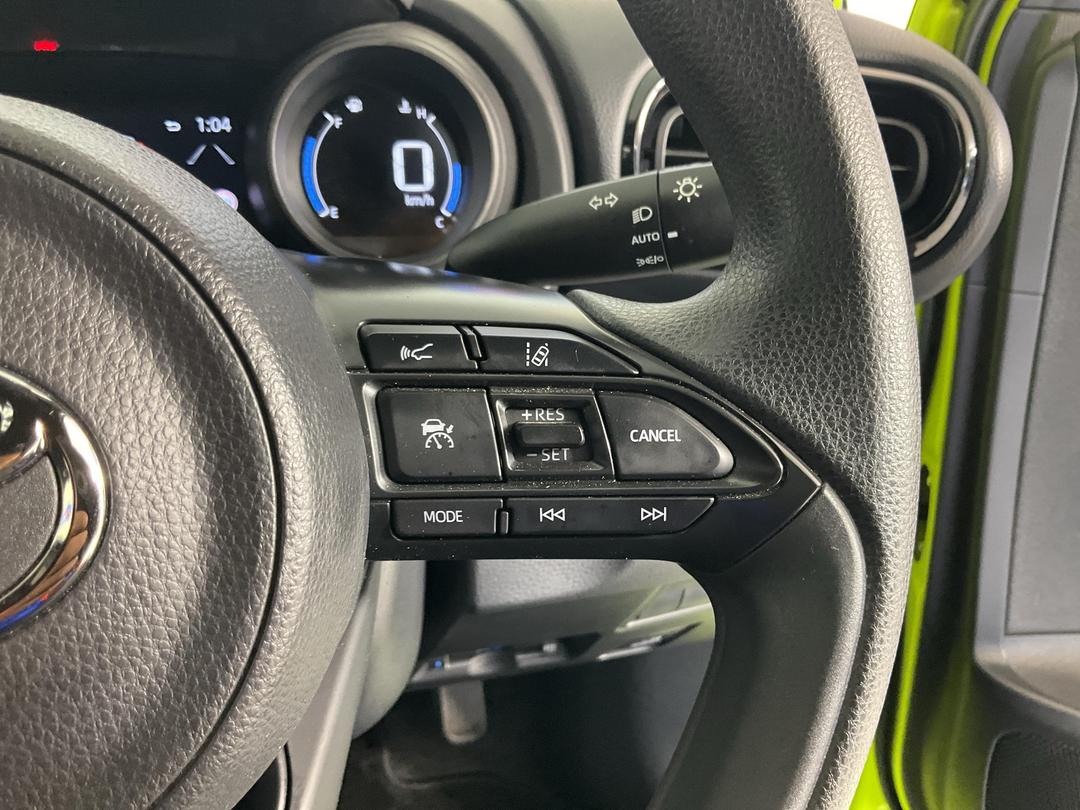 Photo '28' of Toyota Yaris