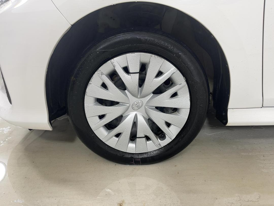 Photo '10' of Toyota Yaris