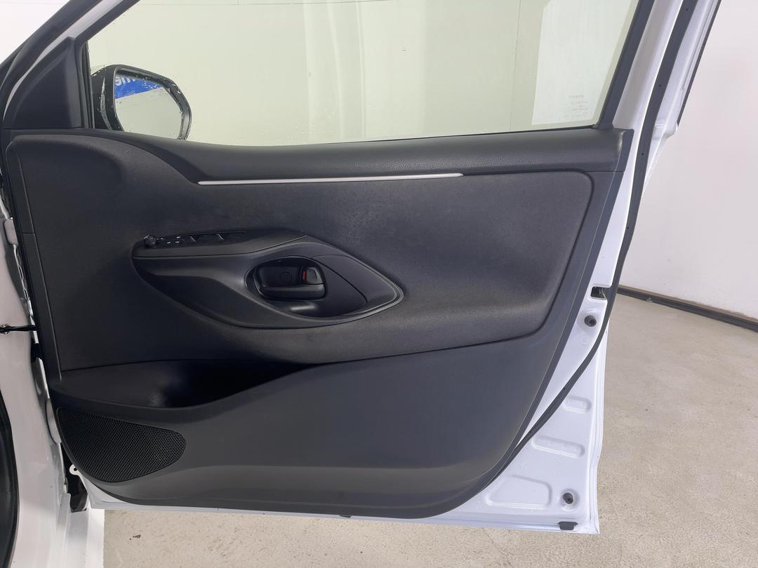 Photo '15' of Toyota Yaris