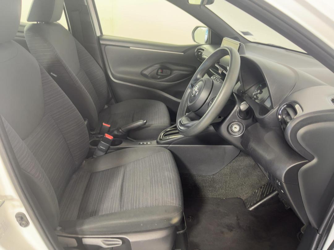 Photo '16' of Toyota Yaris