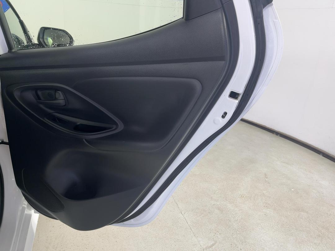 Photo '19' of Toyota Yaris