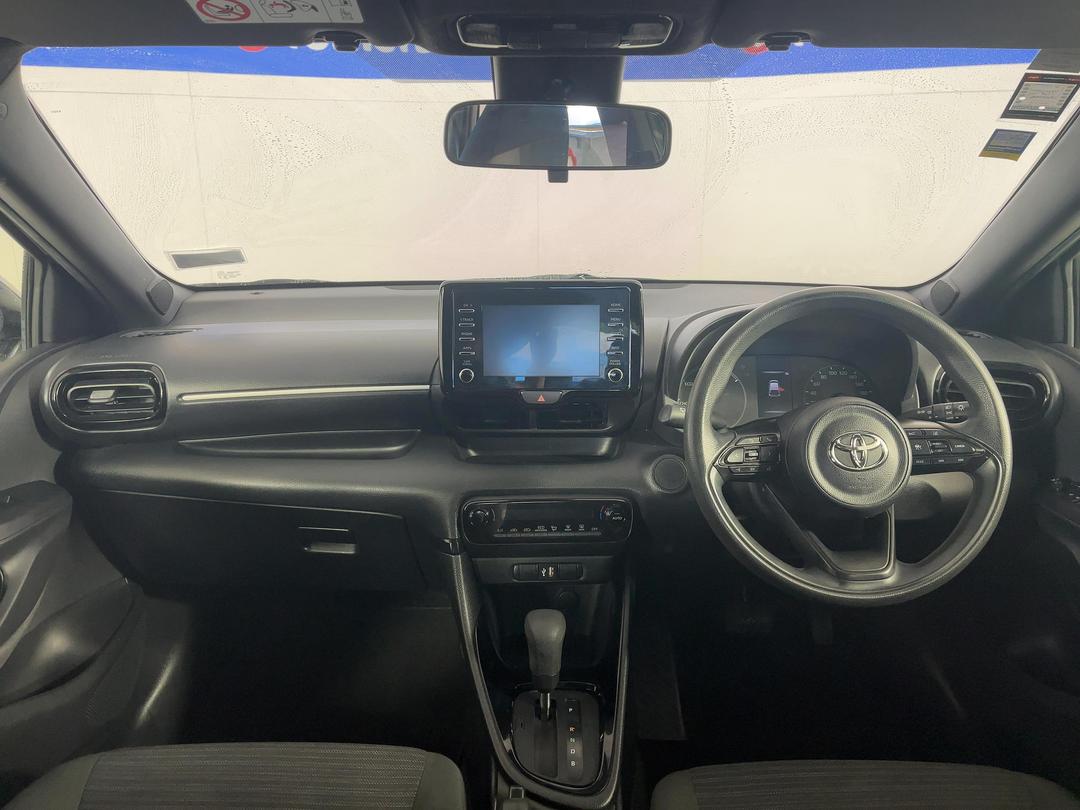 Photo '17' of Toyota Yaris