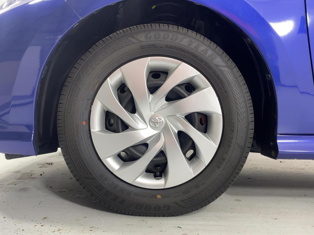 Photo '10' of Toyota Yaris