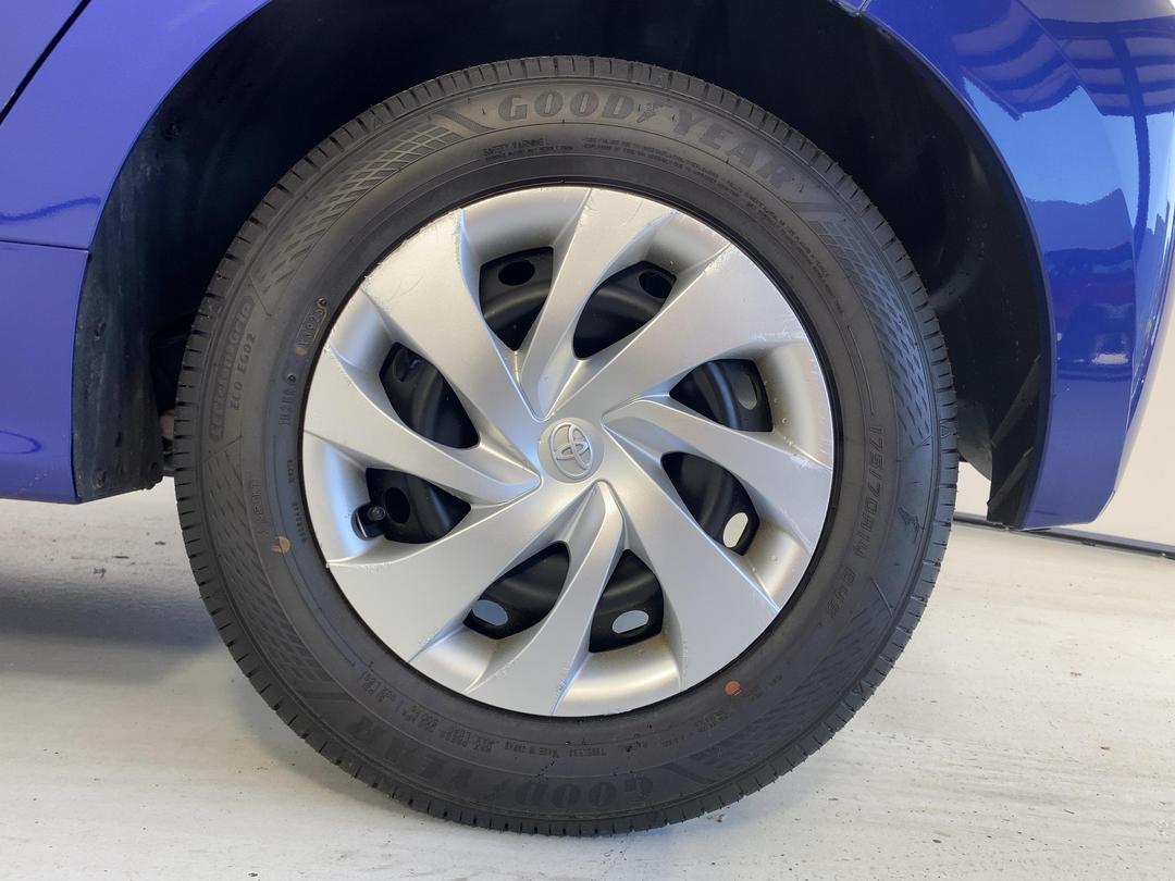Photo '11' of Toyota Yaris