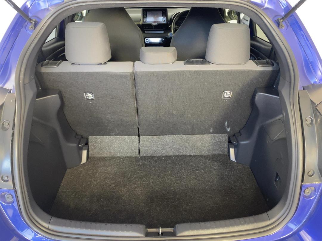 Photo '14' of Toyota Yaris