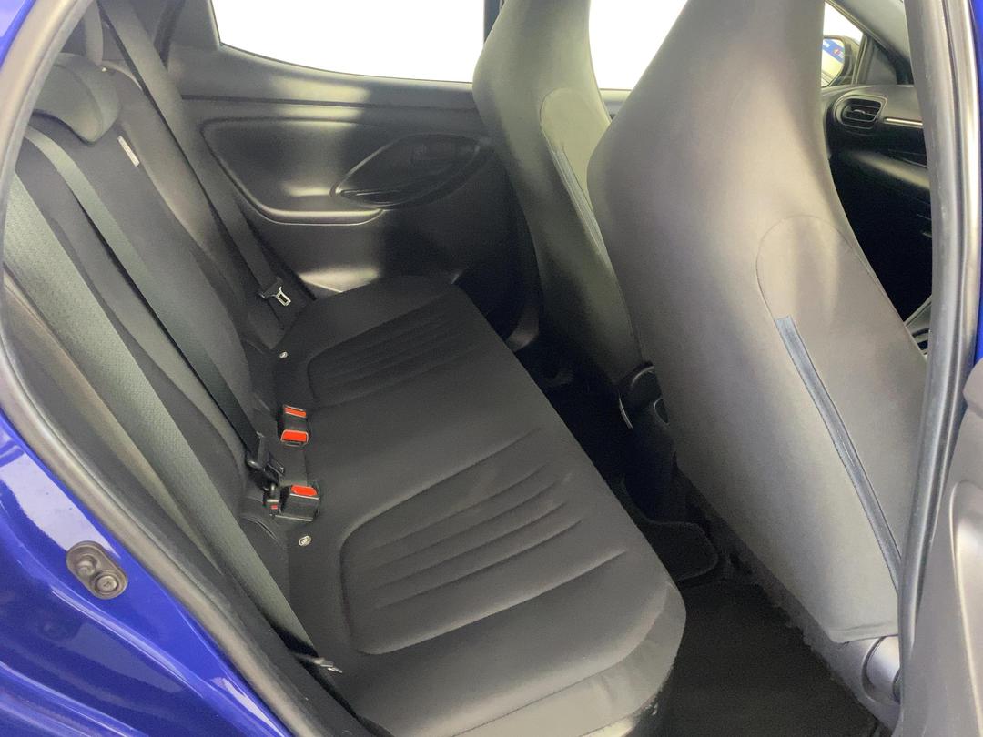 Photo '20' of Toyota Yaris