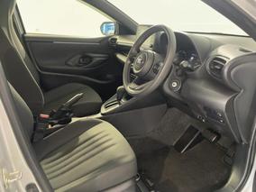 Photo '16' of Toyota Yaris