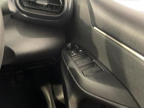 Photo '27' of Toyota Yaris
