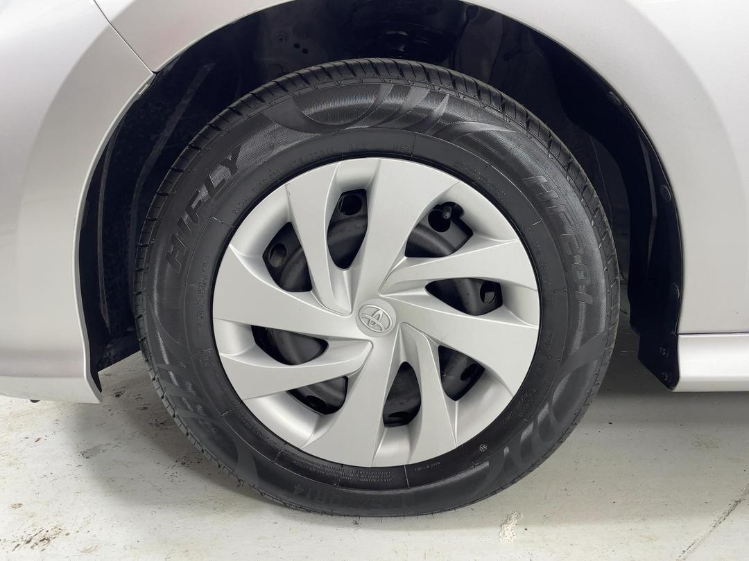 Photo '10' of Toyota Yaris