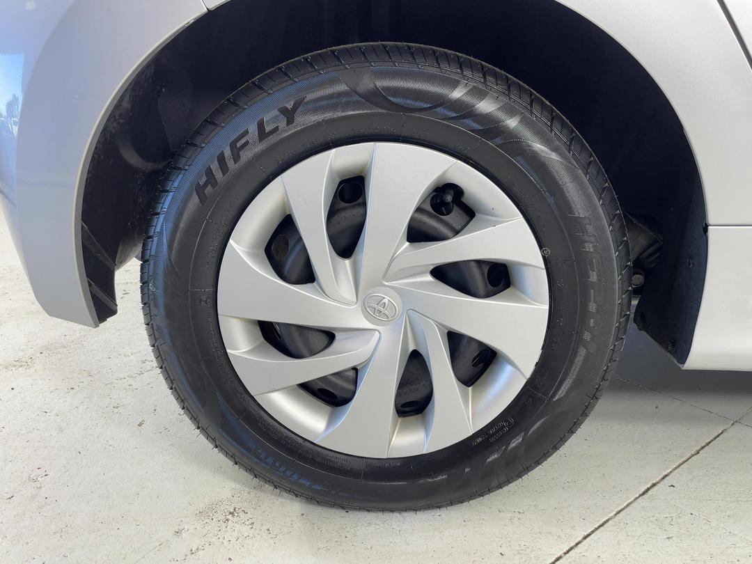 Photo '12' of Toyota Yaris