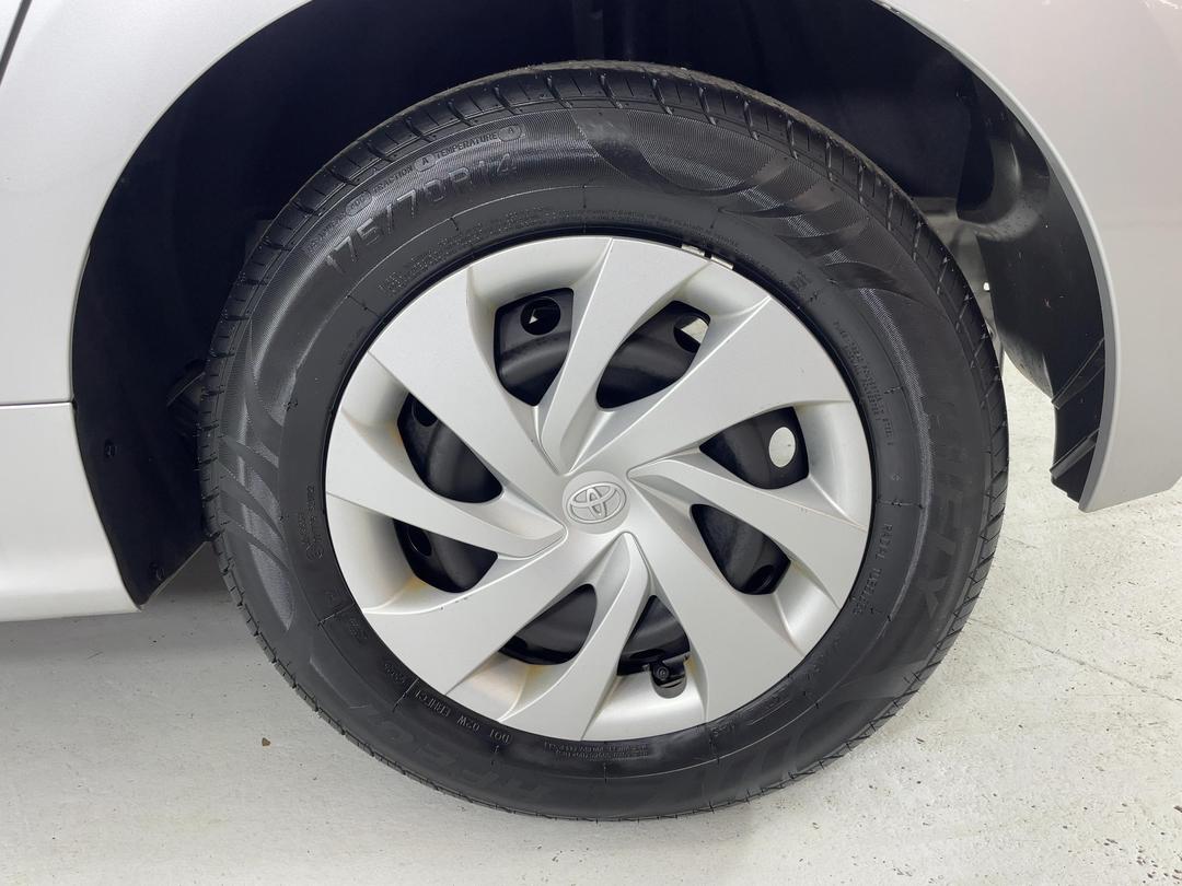 Photo '11' of Toyota Yaris