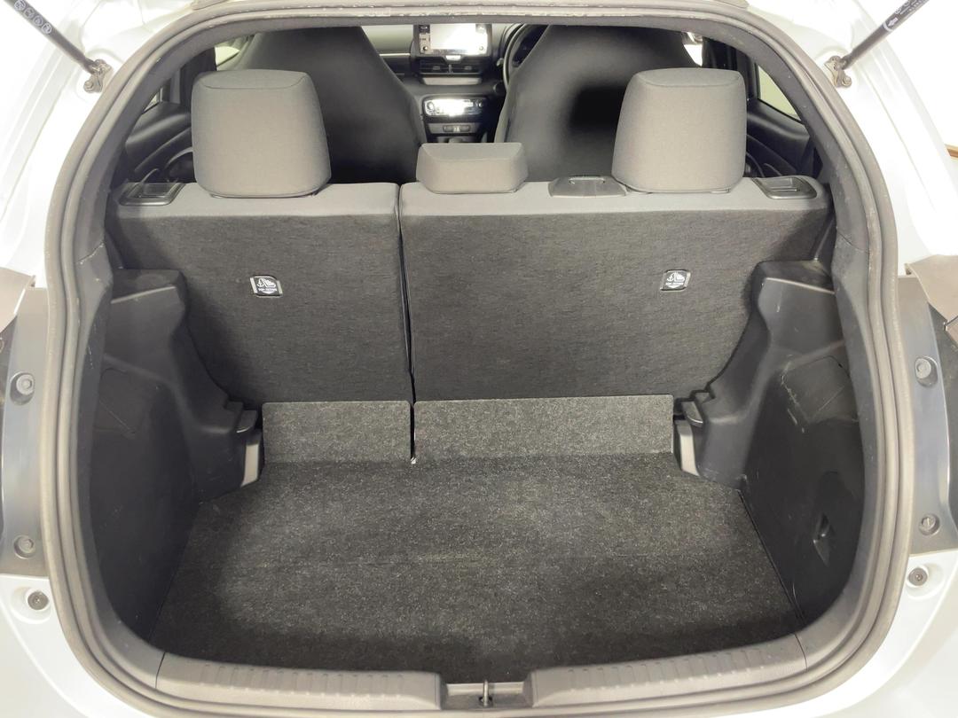Photo '14' of Toyota Yaris