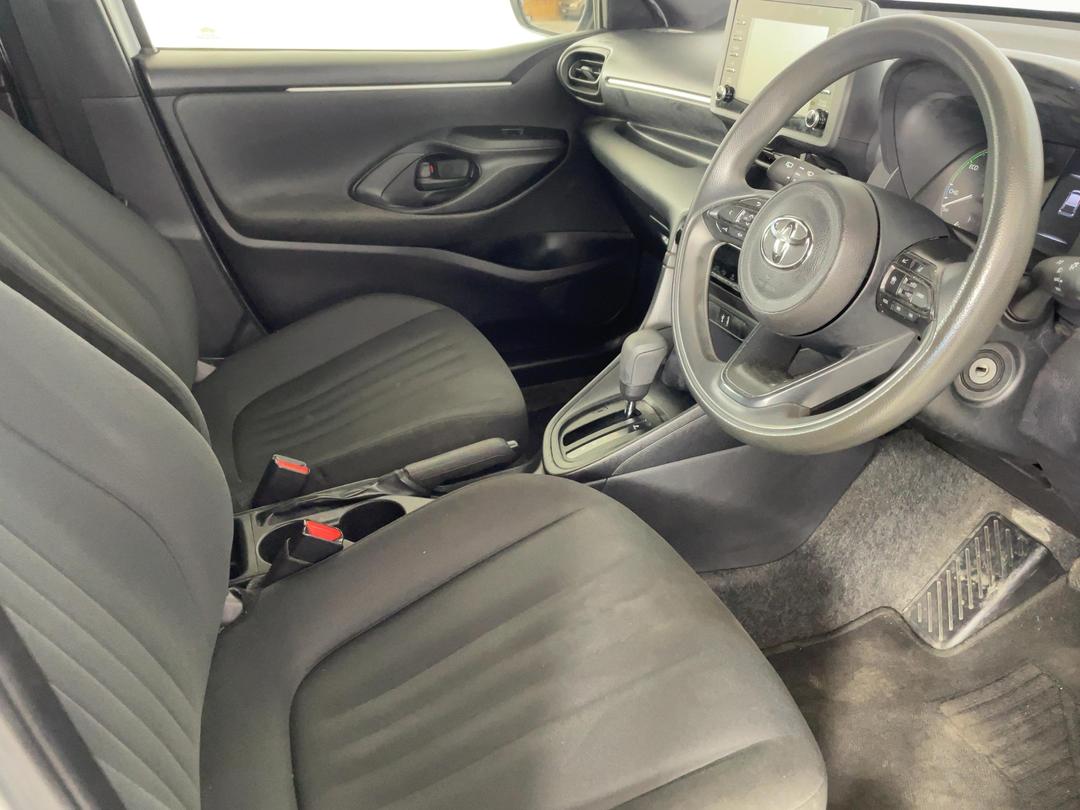 Photo '16' of Toyota Yaris