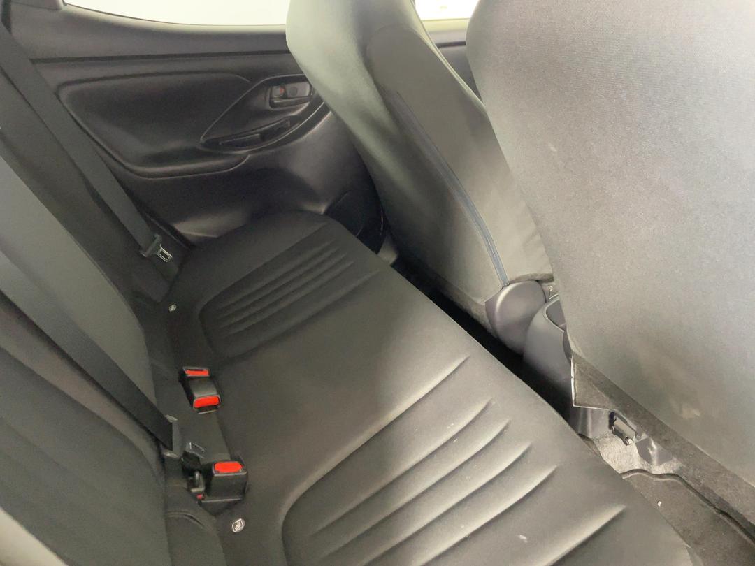 Photo '20' of Toyota Yaris