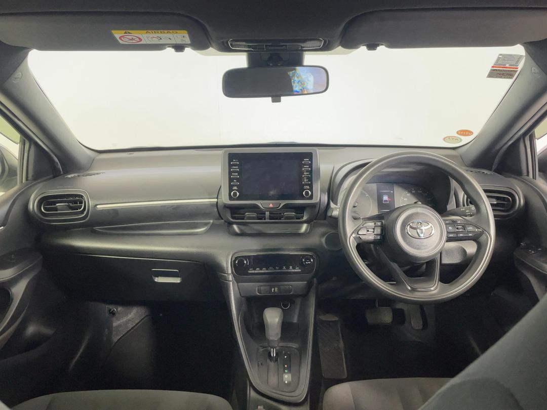 Photo '17' of Toyota Yaris