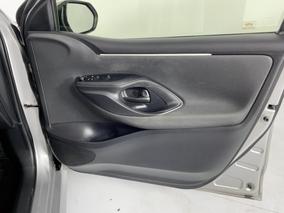 Photo '15' of Toyota Yaris
